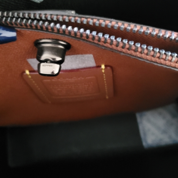 NWTs COACH WILLOW Bucket - 2way Crossbody/Shoulder Bag/Pebble Leather- Sage Blue - Picture 7 of 11